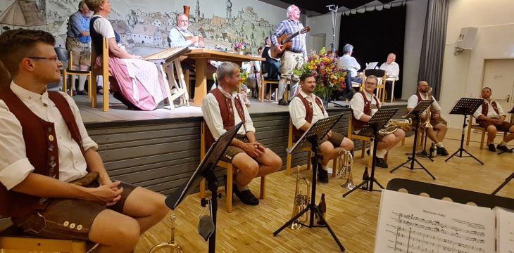 Lenzwenger Musikanten mit der Blaskapelle