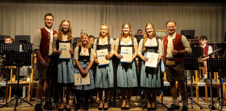 Musikernachwuchs der Blaskapelle Kraiburg ausgezeichnet